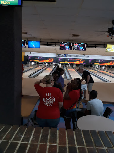 Bowling Alley «Kingpin Lanes & Brickhouse Pizza Company», reviews and photos, 12249 Natural Bridge Rd, Bridgeton, MO 63044, USA