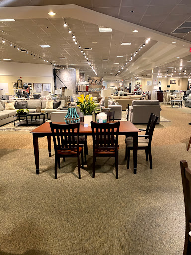Furniture Store «Havertys Furniture», reviews and photos, 1906 W Brandon Blvd, Brandon, FL 33511, USA