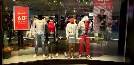Clothing Store «Hollister Co.», reviews and photos, 2855 Stevens Creek Blvd #2585, Santa Clara, CA 95050, USA