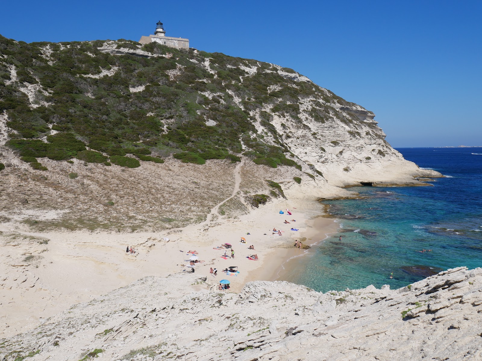 Photo de Plage de Saint-Antoine situé dans une zone naturelle
