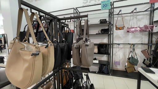 Department Store «Saks OFF 5TH», reviews and photos, 18701 Biscayne Blvd, Aventura, FL 33180, USA