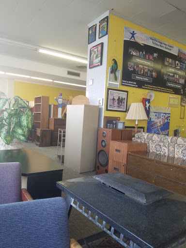 Thrift Store «Teen Challenge», reviews and photos