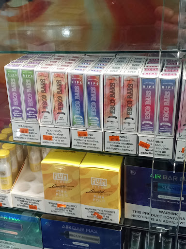 Tobacco Shop «The Cave», reviews and photos, 602 E Broadway, Alton, IL 62002, USA