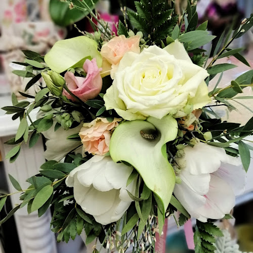 Opinii despre Vendulavirág Esküvőszervezés Virágkötészet és Dekoráció în Hosszúhetény - Virágárus