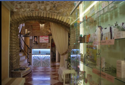 Ciribici Centro Estetico Piazza Caduti, 7, 25080 Padenghe Sul Garda BS, Italia