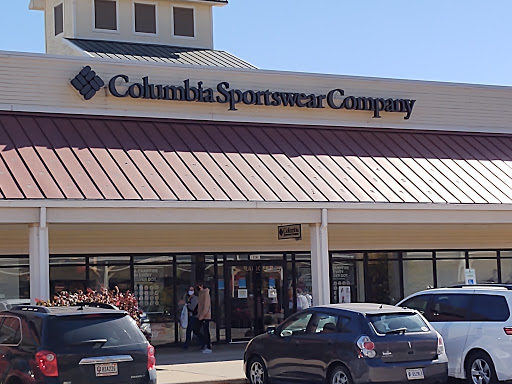 Sportswear Store «Columbia Sportswear Outlet Store at Edinburgh Premium Outlets», reviews and photos, 11715 NE Executive Dr #100, Edinburgh, IN 46124, USA