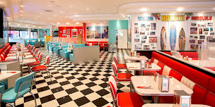 Photo n°44 de Holly's Diner Rennes à Cesson-Sévigné ()