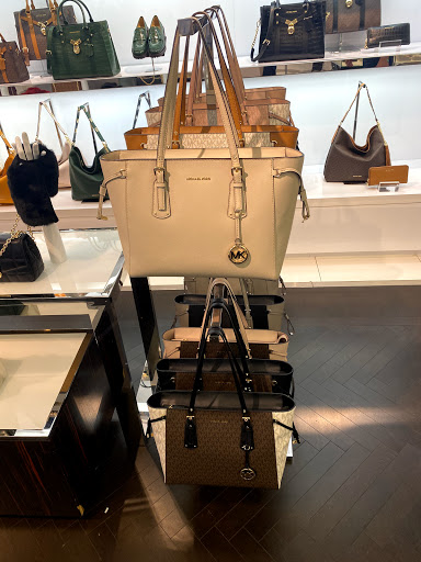 Fashion Accessories Store «Michael Kors», reviews and photos, 1800 Sawgrass Mills Cir #2630, Sunrise, FL 33323, USA