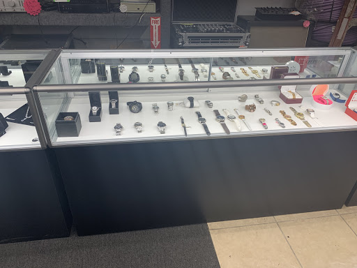 Pawn Shop «Azusa Pawn», reviews and photos, 1028 W Gladstone St, Azusa, CA 91702, USA