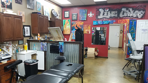 Tattoo Shop «Live Canvas Tattoo Parlour», reviews and photos, 434 Belle Terre Blvd, Laplace, LA 70068, USA