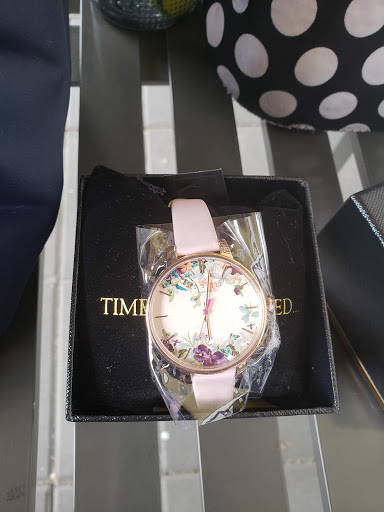 Department Store «Saks OFF 5TH», reviews and photos, 3310 Livermore Outlets Dr, Livermore, CA 94551, USA