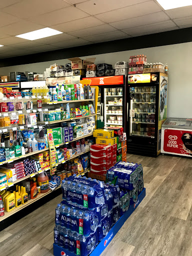 Grocery Store «Crosspoint Market», reviews and photos, 8912 Village Shops Dr, Fairfax Station, VA 22039, USA