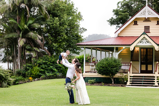 Wedding photographer Sunshine Coast