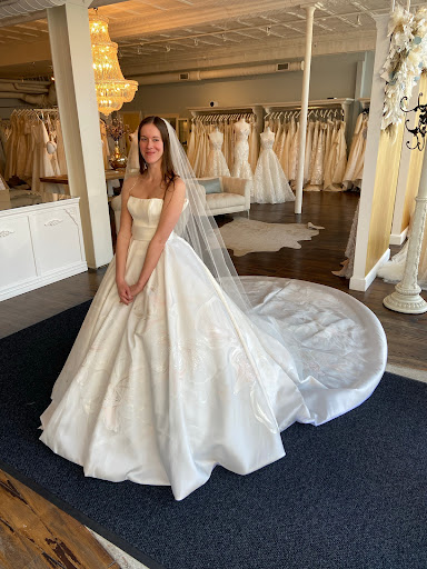 Bridal Shop «La Jeune Mariee Bridal Collection», reviews and photos, 139 E Main St, Columbus, OH 43215, USA