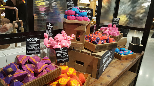 Cosmetics Store «LUSH», reviews and photos, 1961 Chain Bridge Rd, McLean, VA 22102, USA