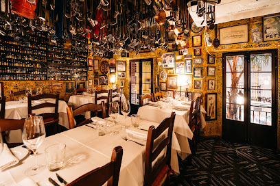 Restaurante Casa Roberto - C. España, 8, 29640 Fuengirola, Málaga, Spain