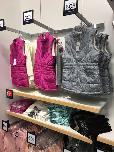 Clothing Store «Gap Outlet», reviews and photos, 1 Outlet Blvd, Wrentham, MA 02093, USA