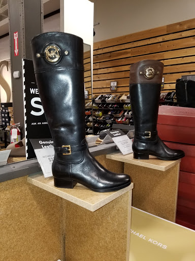 Shoe Store «DSW Designer Shoe Warehouse», reviews and photos, 4665 Town Crossing Dr, Jacksonville, FL 32246, USA