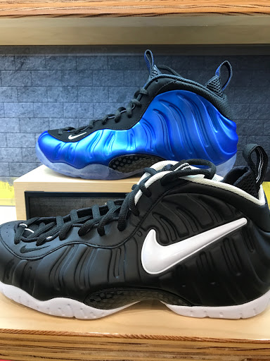 Footaction, 2424 W Thomas St, Hammond, LA 70401, USA, 