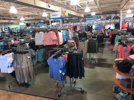 Sportswear Store «Columbia Sportswear Outlet Store», reviews and photos, 3170 Livermore Outlets Dr #420, Livermore, CA 94551, USA