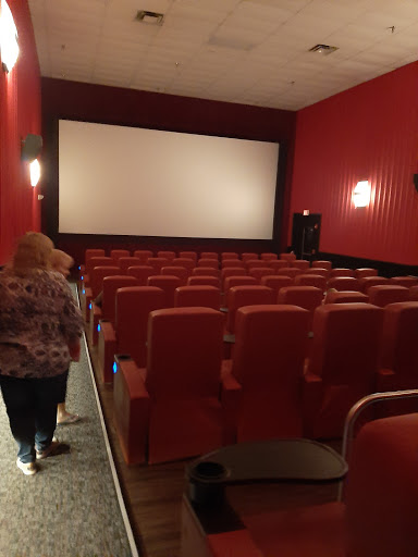 Movie Theater «Premiere Cinema 8 - Plant City», reviews and photos, 220 W Alexander St #31, Plant City, FL 33563, USA