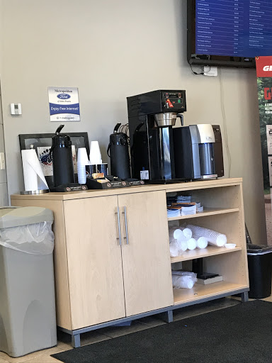 Car Dealer «Metropolitan Ford of Eden Prairie», reviews and photos, 12477 Plaza Dr, Eden Prairie, MN 55344, USA