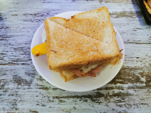 Información y opiniones sobre Hollywood dinner de Utrera