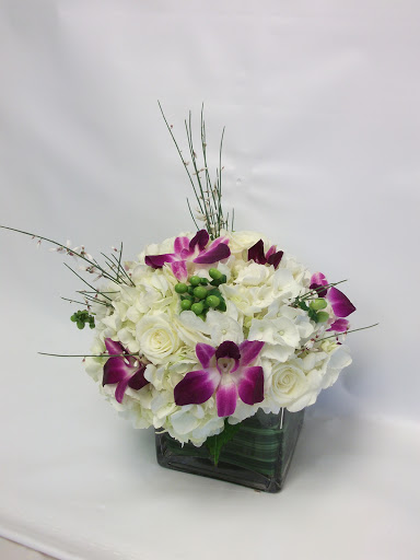 Florist «Roses Are Red Florist», reviews and photos, 425 5th Ave, Indialantic, FL 32903, USA