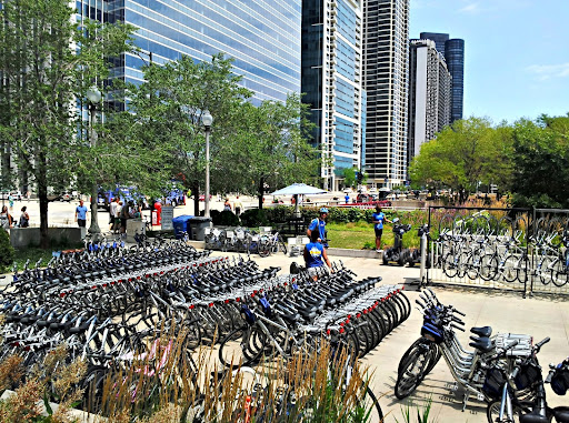 Bicycle Rental Service «Bike and Roll Chicago - Millennium Park», reviews and photos, 239 E Randolph St, Chicago, IL 60601, USA