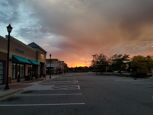 Shopping Mall «Silver Lake Village Shopping Center», reviews and photos, Silver Lake Rd NE, St Anthony, MN 55421, USA