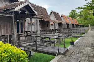 Kampung Nelayan Resort image