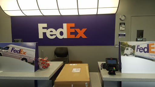 Shipping and Mailing Service «FedEx Ship Center», reviews and photos, 41390 W 11 Mile Rd, Novi, MI 48375, USA