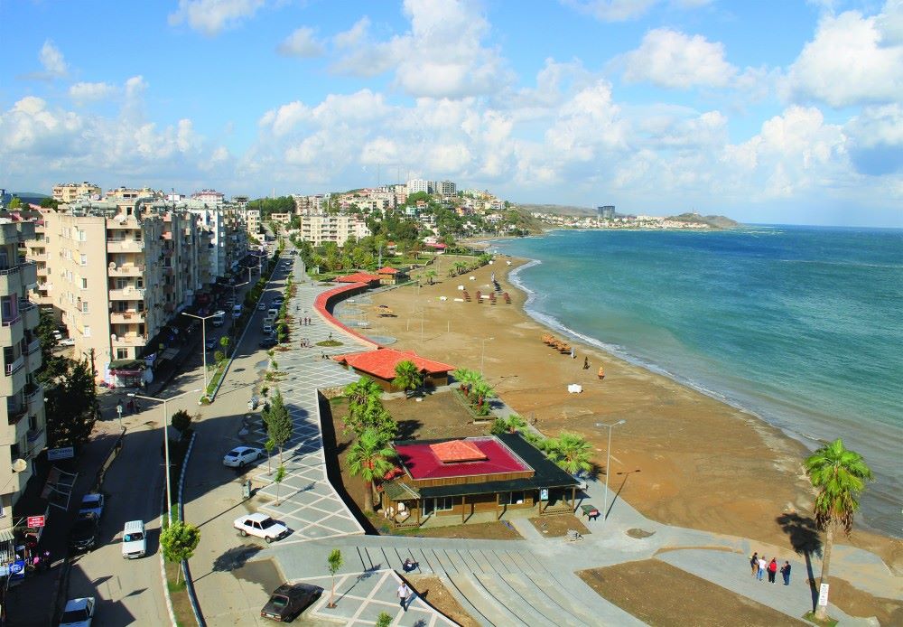 Φωτογραφία του Yumurtalik beach και η εγκατάσταση