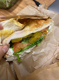 Sandwich au poulet du Restaurant de hamburgers Burgers & Bagels Lafayette à Lyon - n°9