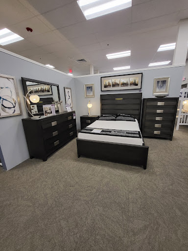 Furniture Store «Raymour & Flanigan Furniture and Mattress Store», reviews and photos, 1360 S Washington St, North Attleborough, MA 02760, USA