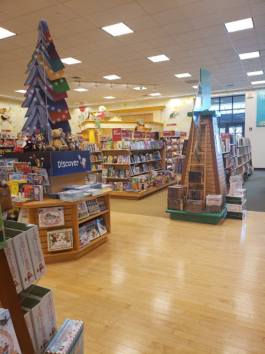 Shopping Mall «Lynnhaven Mall», reviews and photos, 701 Lynnhaven Pkwy, Virginia Beach, VA 23452, USA