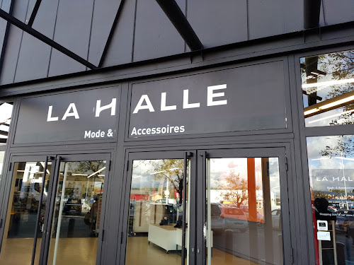 La Halle - Chaussures et Vêtements - Arles à Arles