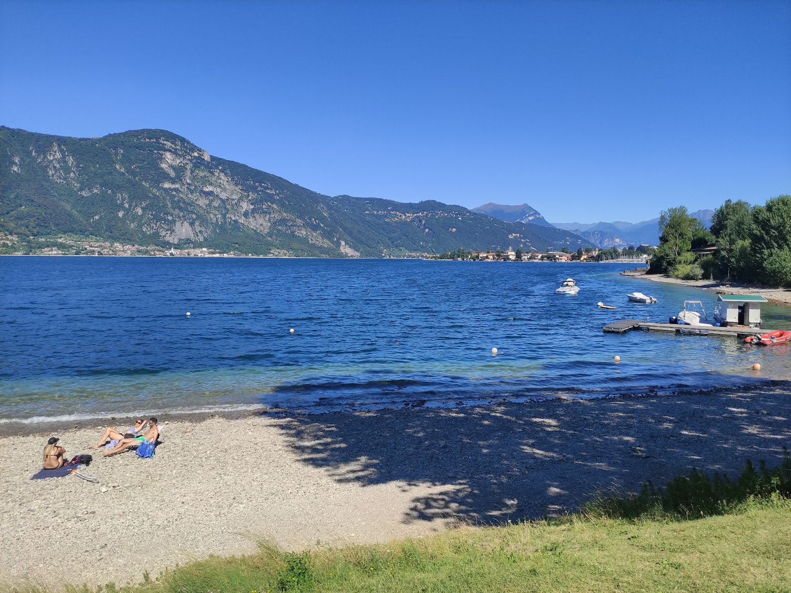 Foto av Spiaggia di Abbadia Lariana bekvämlighetsområde