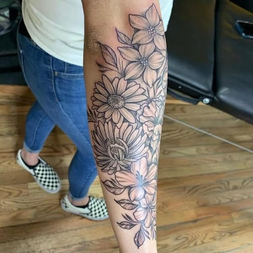 Explore star tattoo ideas for females, creative tattoo ideas in Lake Villa, available at Eternal Tiger Tattoo