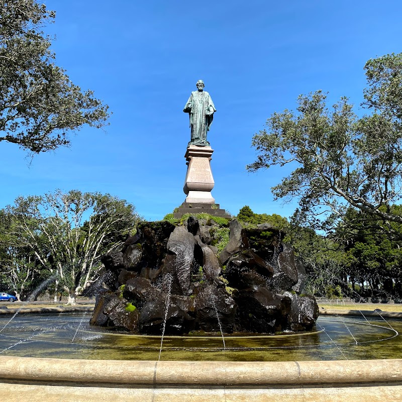 Campbell Fountain and Statue