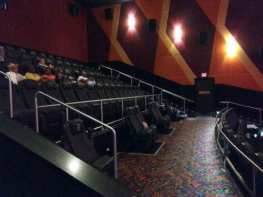 Movie Theater «Regal Cinemas Nanuet 12 & RPX», reviews and photos, 6201 Fashion Dr, Nanuet, NY 10954, USA