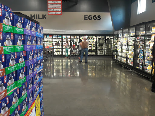 Grocery Store «Sav-Mor Foods», reviews and photos, 570 Solano St, Corning, CA 96021, USA