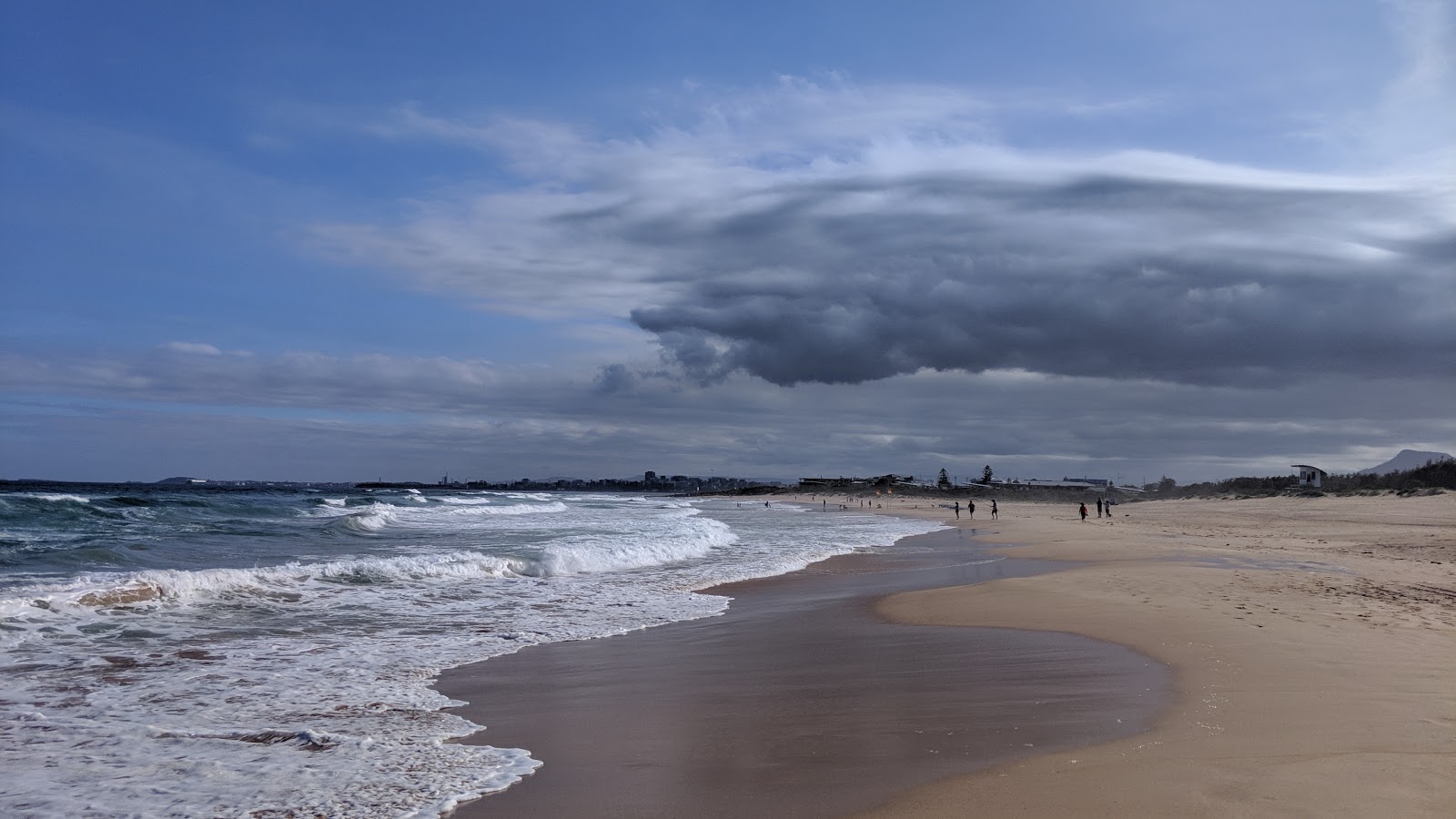 Foto av Corrimal Beach - populär plats bland avkopplingskännare