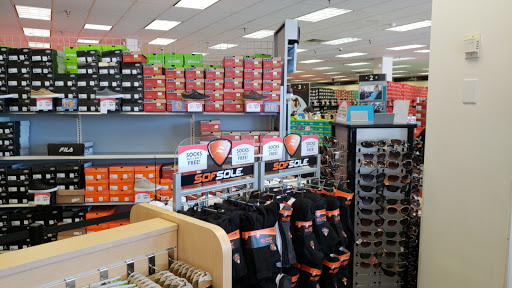 Shoe Store «Shoe Carnival», reviews and photos, 4835 W 77th St, Burbank, IL 60459, USA