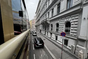 Big Bus Tours Vienna image
