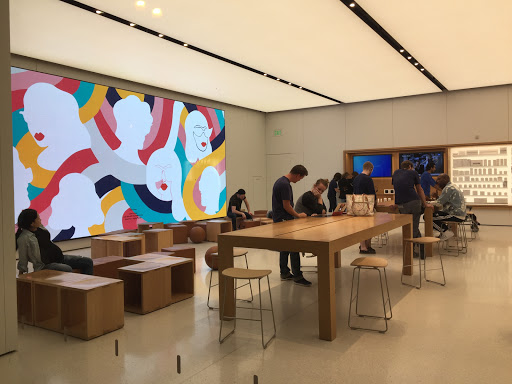 Computer Store «Apple Country Club Plaza», reviews and photos, 227 Nichols Rd, Kansas City, MO 64112, USA