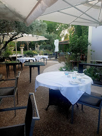 Atmosphère du Restaurant français La Table d'Yvan Restaurant St remy de provence à Saint-Rémy-de-Provence - n°2