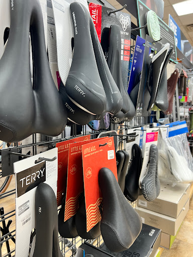 Bicycle Store «Middletown Cycling & Fitness», reviews and photos, 11519 Shelbyville Rd, Louisville, KY 40243, USA