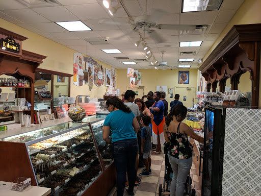 Chocolate Shop «Kilwins Hollywood», reviews and photos, 1907 Hollywood Blvd, Hollywood, FL 33020, USA