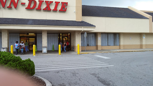 Grocery Store «Winn-Dixie», reviews and photos, 1541 N Nova Rd, Holly Hill, FL 32117, USA